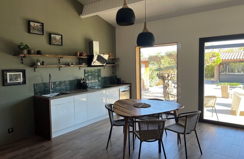 Jacou House | Charming house with swimming pool, 10 minutes from Montpellier and 30 minutes from the beach.