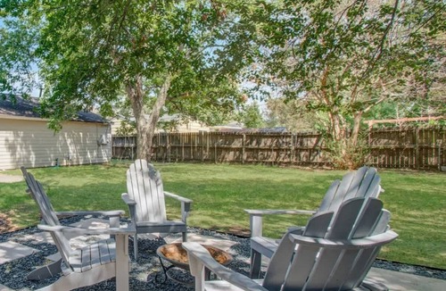 Spring Branch East House | Charming Houston Oasis w/Huge Fenced Backyard