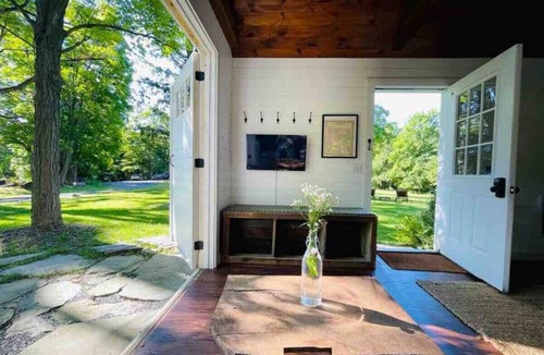 Hyde Park House | Charming Hudson Valley Tiny House