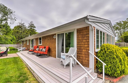 Hyannis Port Cottage | Charming Hyannis Cottage: 1 Mi to Beach!