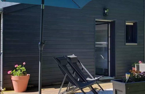 Ducey-les-Cheris Apartment | Charming independent studio with terrace