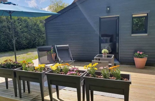 Ducey-les-Cheris Apartment | Charming independent studio with terrace