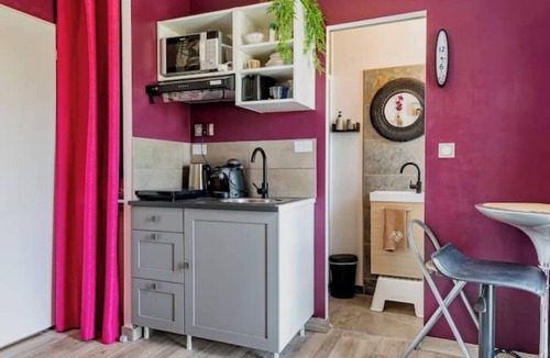 Bias Apartment | Charming independent studio in a quiet location, facing the Champs-Elysées