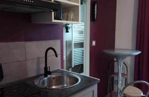 Bias Apartment | Charming independent studio in a quiet location, facing the Champs-Elysées