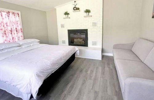 Indianapolis House | Charming Indy Cottage: Minutes to Downtown