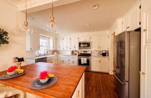Bryn Mawr House | Charming Instaworthy cottage close to Everything Fun in Tulsa! No Cleaning fee