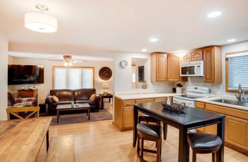 Knoxville House | Charming Iowa Abode Near Knoxville Raceway!