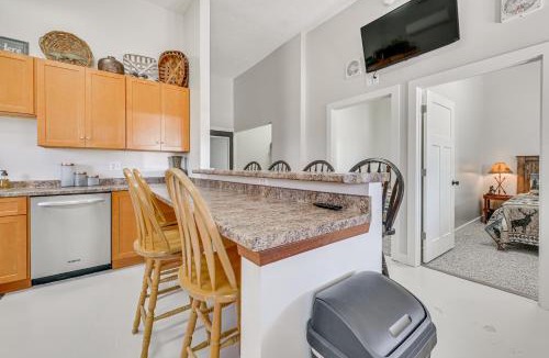 Ellston House | Charming Iowa Home: 1 Mi to Golf