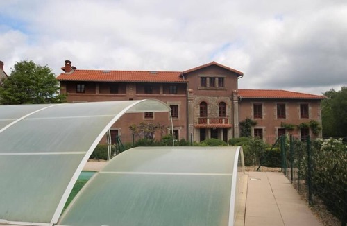 Cugand Cottage | Charming Italian-Style Cottage with Pool, Near Vineyards & Historic Towns
