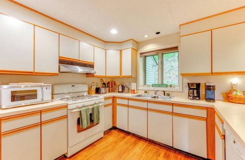 Jackson Condo | Charming Jackson Mountain Retreat on Golf Course!