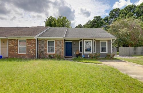 Piney Green House | Charming Jacksonville Abode w/Patio!