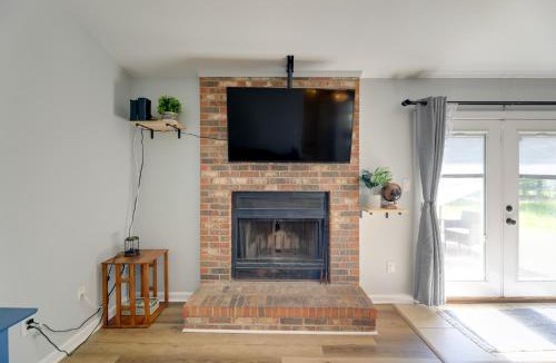 Piney Green House | Charming Jacksonville Abode w/Patio!