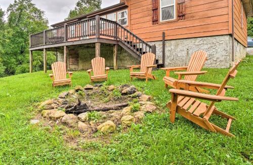 Jamestown House | Charming Jamestown Cabin with Large Backyard!