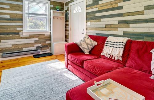 Jefferson Cottage | Charming Jefferson Cottage w/ Fire Pit!