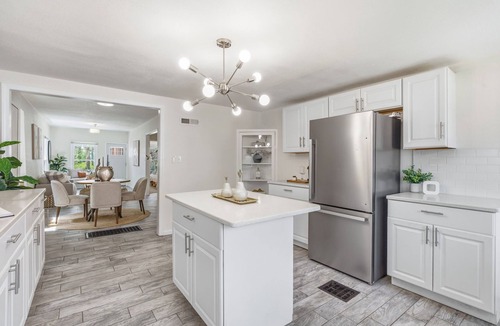 West Plaza House | Charming KC Bungalow Walk to Plaza & Westport