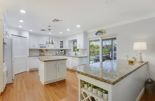 Hobe Sound House | Charming Key West style home with pool + spa