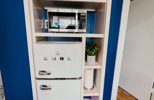 Warm Sands Apartment | Charming King Suite; Pool, Hot tub, Pets Welcome