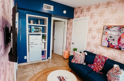 Warm Sands Apartment | Charming King Suite; Pool, Hot tub, Pets Welcome