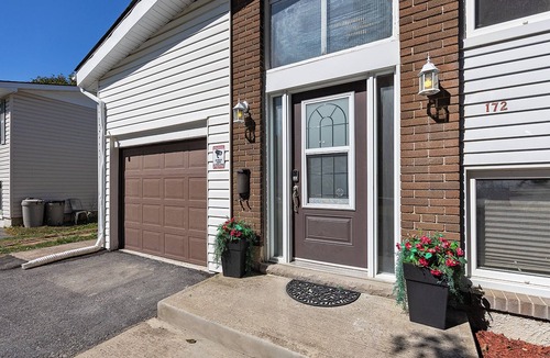 Kingston House | Charming Kingston Home w/Private Yard & Peaceful Vibes — Family Friendly!