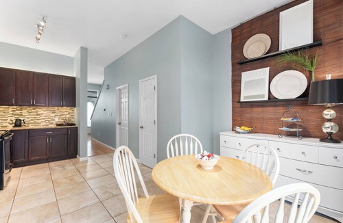 Lafayette Square Condo | Charming Lafayette Square Home - Walk to Park/Restaurants - Downtown STL