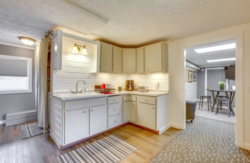 Lake Ann Apartment | Charming Lake Ann Apartment - Walkable Location!