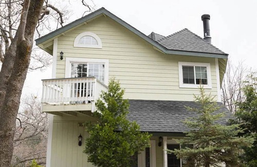 Cedar Glen House | Charming Lake Arrowhead Escape-Dog Friendly