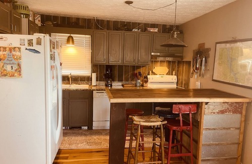 Big Rock House | Charming Lake Barkley cabin