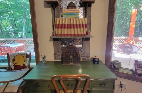 Bellmore Cabin | Charming lake cabin located next to Racoon State Park.