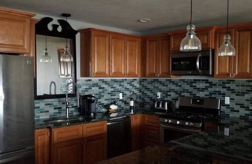 Bridgeport House | Charming Lake front 4-bedroom 3 full bath house in lovely with WiFi, Central AC