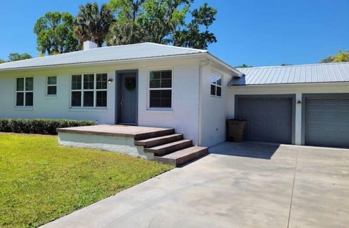 Lake City House | Charming Lake Home
