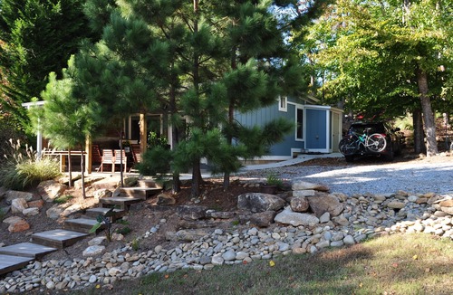 Six Mile Cabin | Charming Lake Keowee Retreat, 16 miles from Clemson!