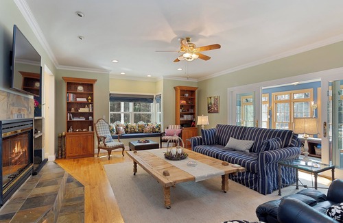 Lake Michigan Beach House | Charming Lake Michigan Getaway w/Private Beach Access and large yard