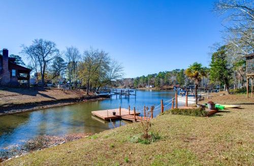 Gilbert House | Charming Lake Murray Cottage Breezys Blyss