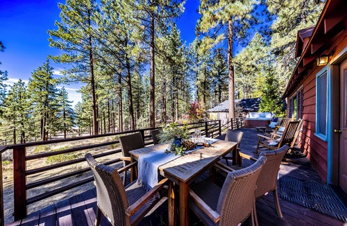 Elk Point House | Charming Lake Tahoe Cabin walking distance to beach! (EP432)