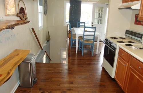 Sunrise Beach Cabin | Charming Lake View Cabin Retreat Near Captain Ron's Resort, Lake of the Ozarks