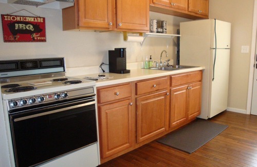 Sunrise Beach Cabin | Charming Lake View Cabin Retreat Near Captain Ron's Resort, Lake of the Ozarks
