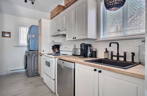 Saint-Raymond Ski Chalet | Charming lakefront cottage w/incredible view! WoW