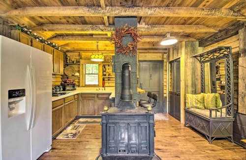 Ridge House | Charming Lakefront Cabin Fish, Hike and More!