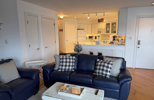 North Shore Condo | Charming Lakefront Condo at Bernard's Landing, only steps from the shore!