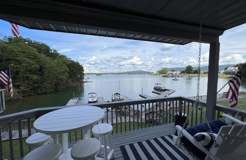 North Shore Condo | Charming Lakefront Condo at Bernard's Landing, only steps from the shore!