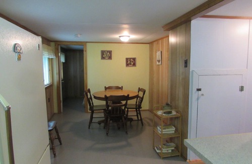 Lunenburg Cottage | Charming Lakefront Cottage