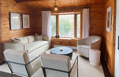 Seguin Cottage | Charming Lakefront Cottage