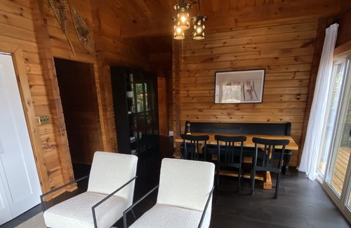 Seguin Cottage | Charming Lakefront Cottage