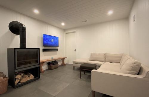 Seguin Cottage | Charming Lakefront Cottage