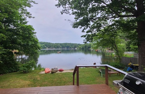 Ashford Cottage | Charming Lakefront Cottage