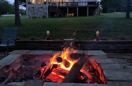 Spring City House | Charming lakefront home for peaceful mornings and relaxing evenings.