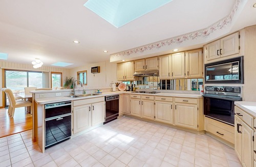 Blakeslee House | Charming lakefront home with fireplace, beach access & pool table - near skiing