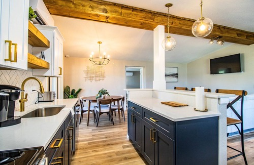 Dixieland House | Charming lakefront home minutes from downtown Lakeland!