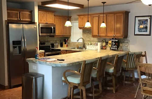 Southmont House | Charming Lakefront Retreat: Your Perfect Waterfront Getaway