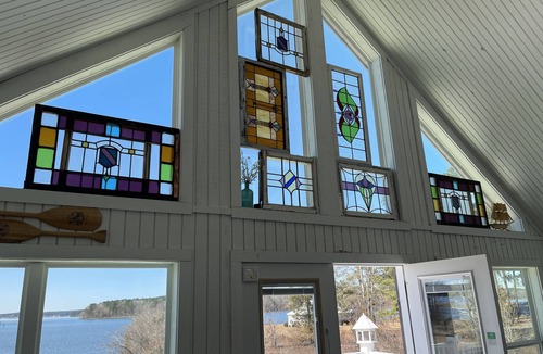 Homer Cabin | Charming Lakefront Retreat – Cozy, Quiet, and Perfect for relaxation.